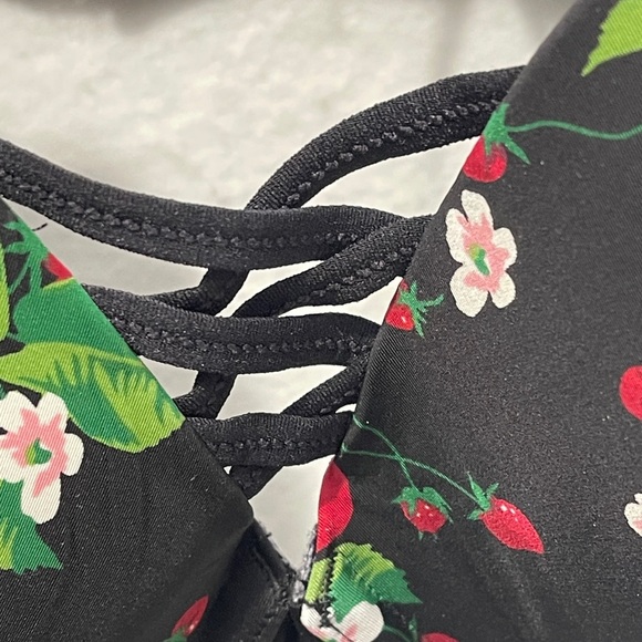 Torrid XO Back-Smoothing Push-up Plunge Strawberry Black Print Bra W-811 Sz 44C - Picture 7 of 11